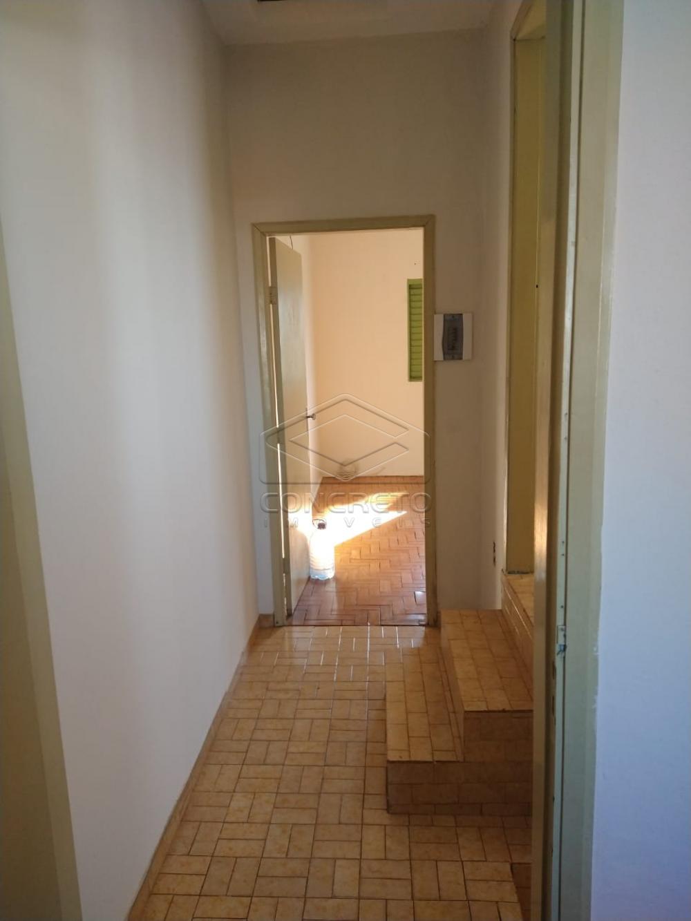 Alugar Casa / Sobrado em Len&ccedil;&oacute;is Paulista R$ 1.100,00 - Foto 3