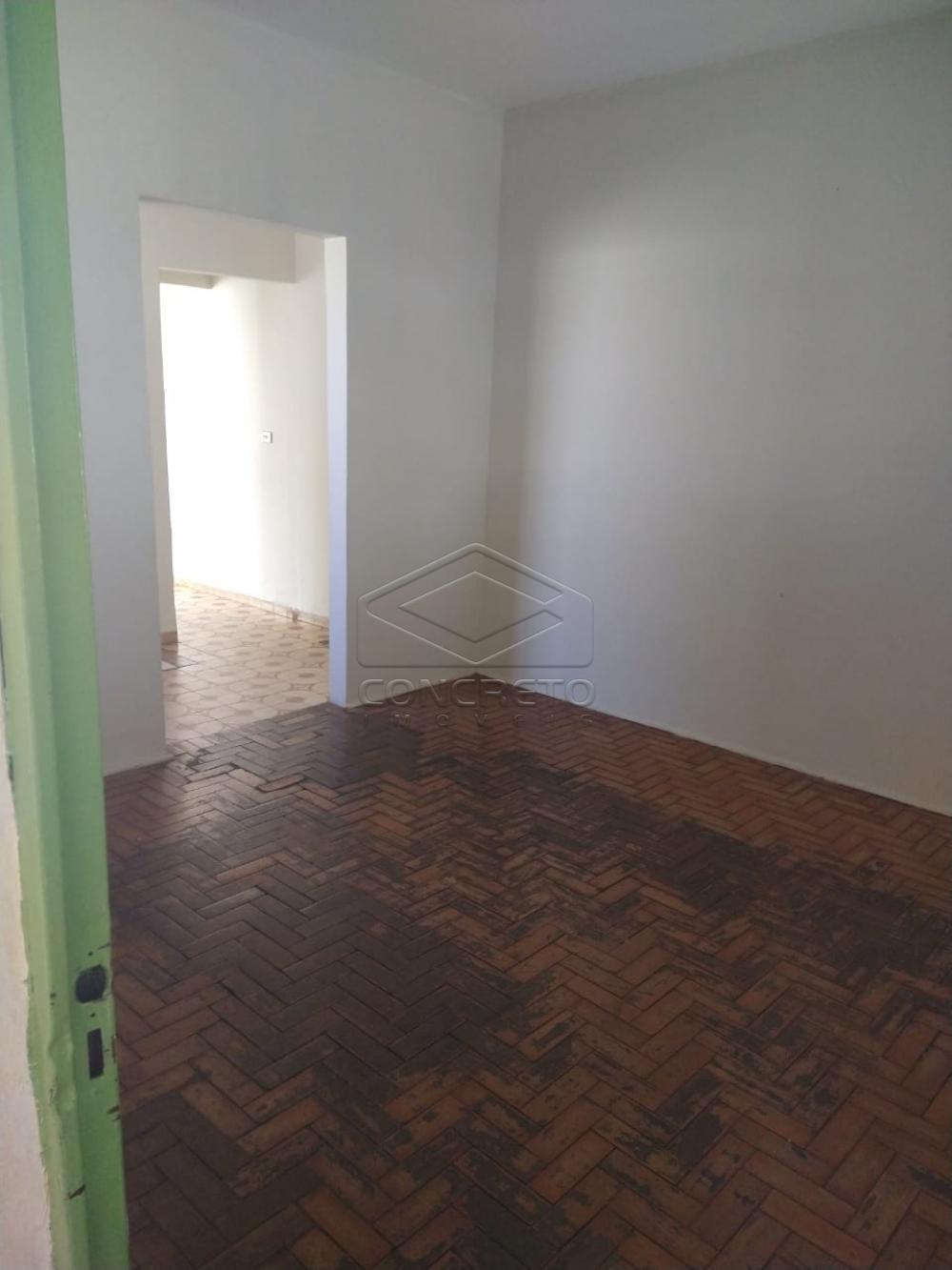 Alugar Casa / Sobrado em Len&ccedil;&oacute;is Paulista R$ 1.100,00 - Foto 4