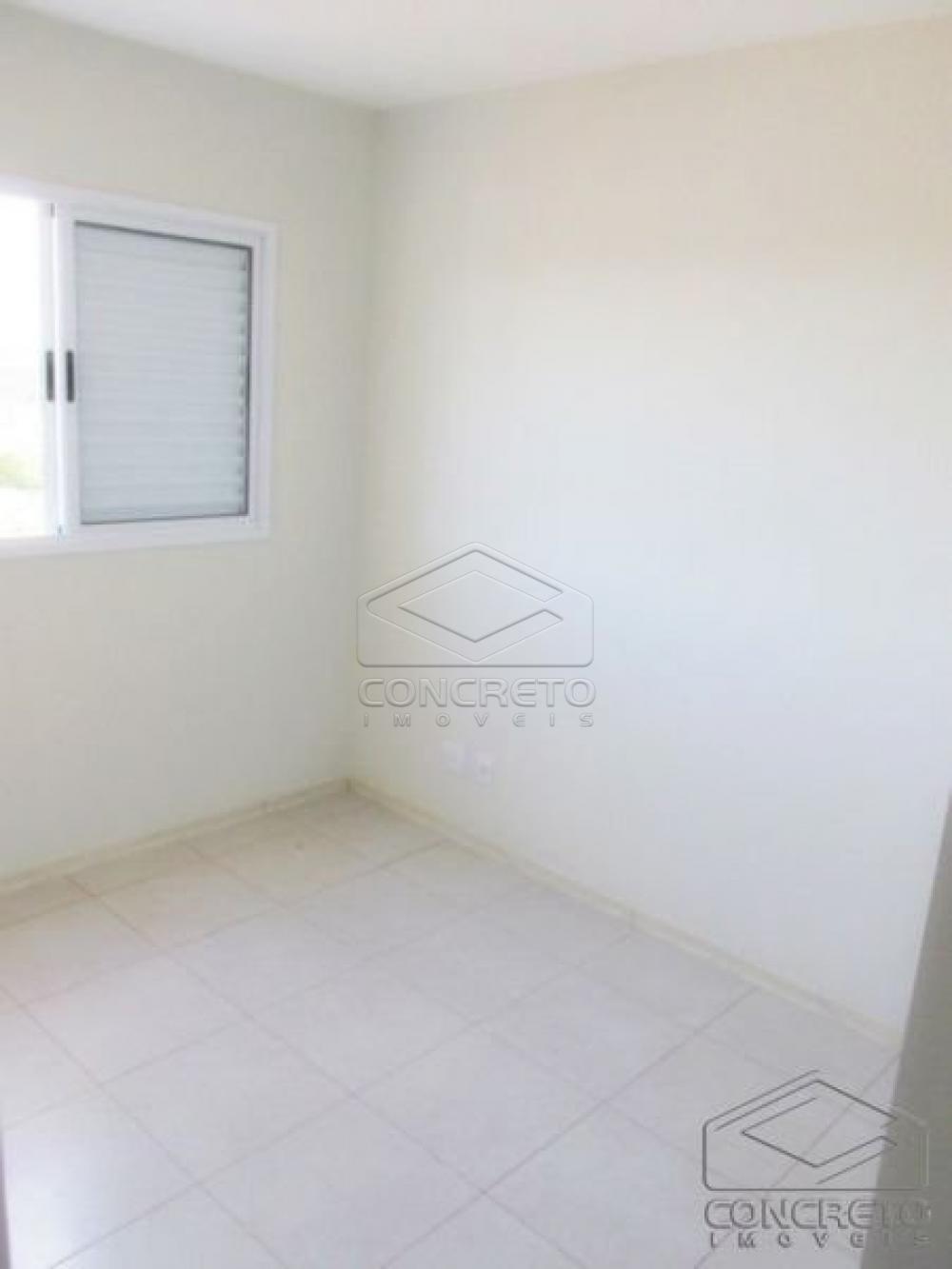 Alugar Apartamento / Padr&atilde;o em Len&ccedil;&oacute;is Paulista R$ 1.700,00 - Foto 1