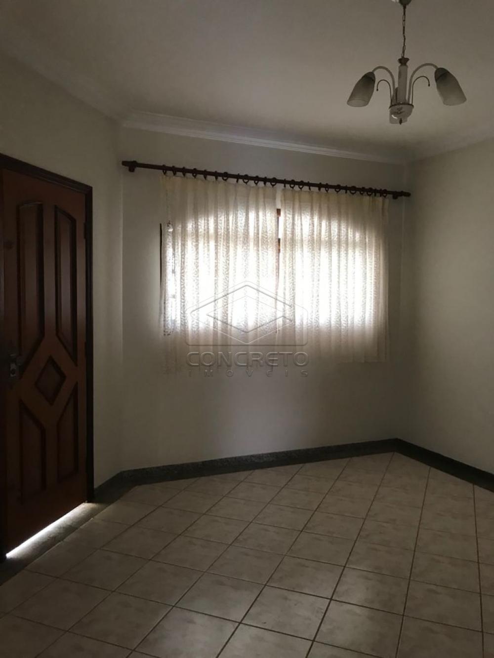Alugar Casa / Padr&atilde;o em Len&ccedil;&oacute;is Paulista R$ 2.500,00 - Foto 1