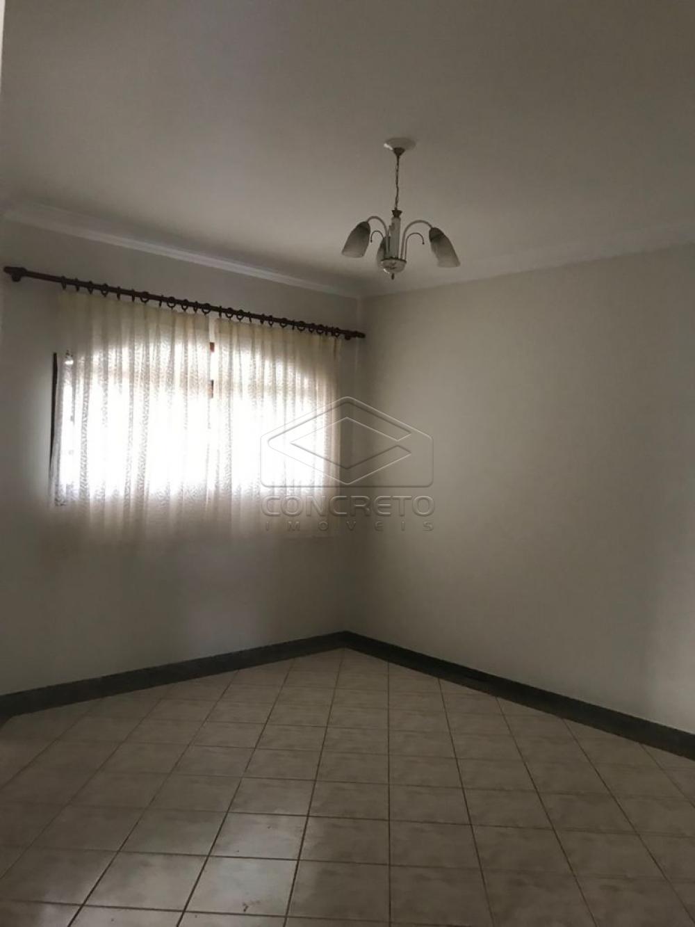 Alugar Casa / Padr&atilde;o em Len&ccedil;&oacute;is Paulista R$ 2.500,00 - Foto 2