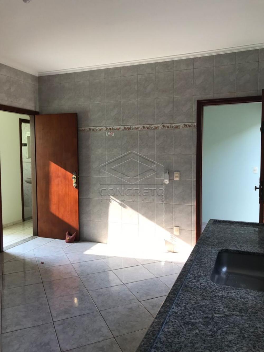 Alugar Casa / Padr&atilde;o em Len&ccedil;&oacute;is Paulista R$ 2.500,00 - Foto 4