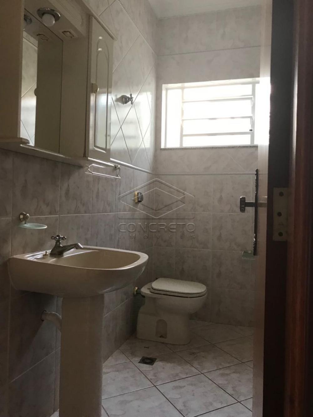 Alugar Casa / Padr&atilde;o em Len&ccedil;&oacute;is Paulista R$ 2.500,00 - Foto 8