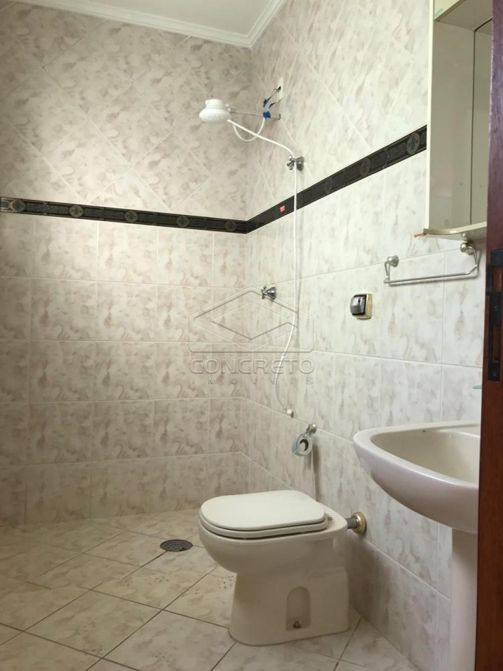 Alugar Casa / Padr&atilde;o em Len&ccedil;&oacute;is Paulista R$ 2.500,00 - Foto 14