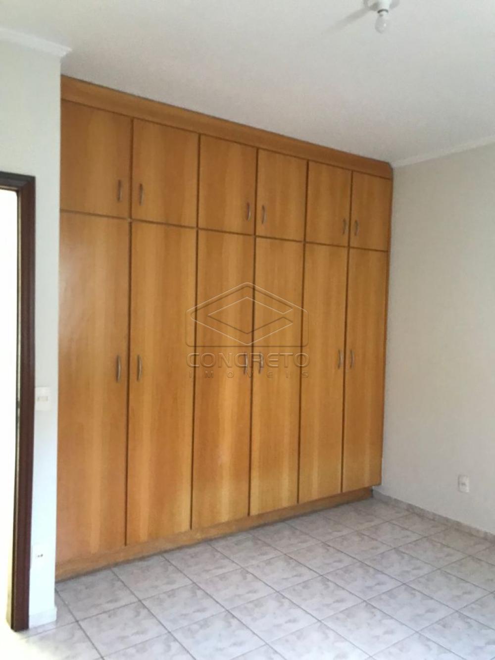 Alugar Casa / Padr&atilde;o em Len&ccedil;&oacute;is Paulista R$ 2.500,00 - Foto 17