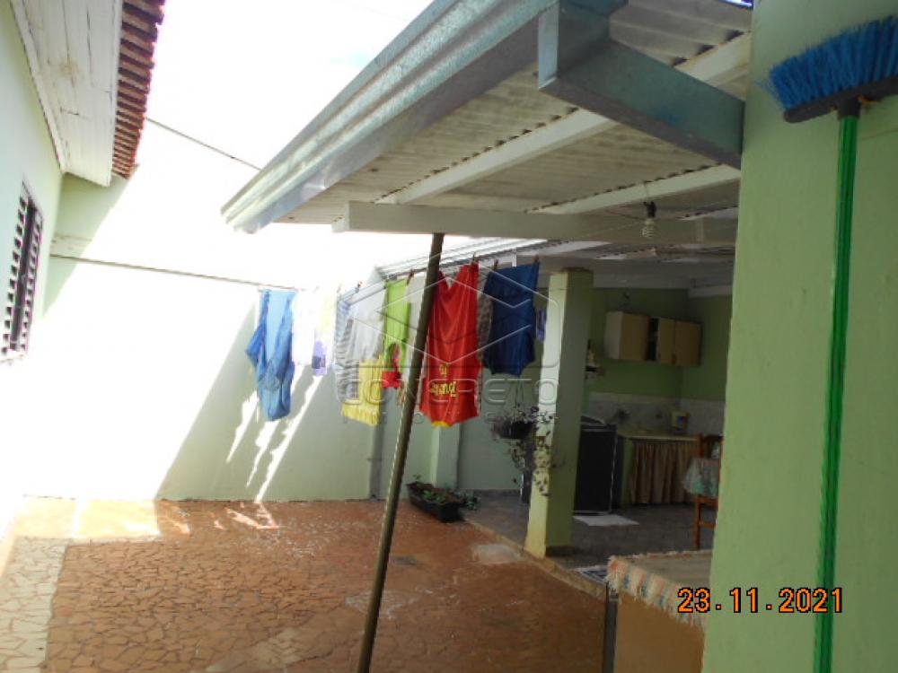 Comprar Casa / Padr&atilde;o em Len&ccedil;&oacute;is Paulista R$ 350.000,00 - Foto 4