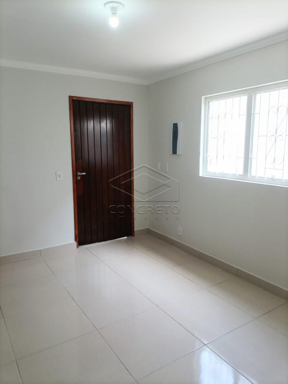 Alugar Casa / Padr&atilde;o em Len&ccedil;&oacute;is Paulista R$ 2.200,00 - Foto 2
