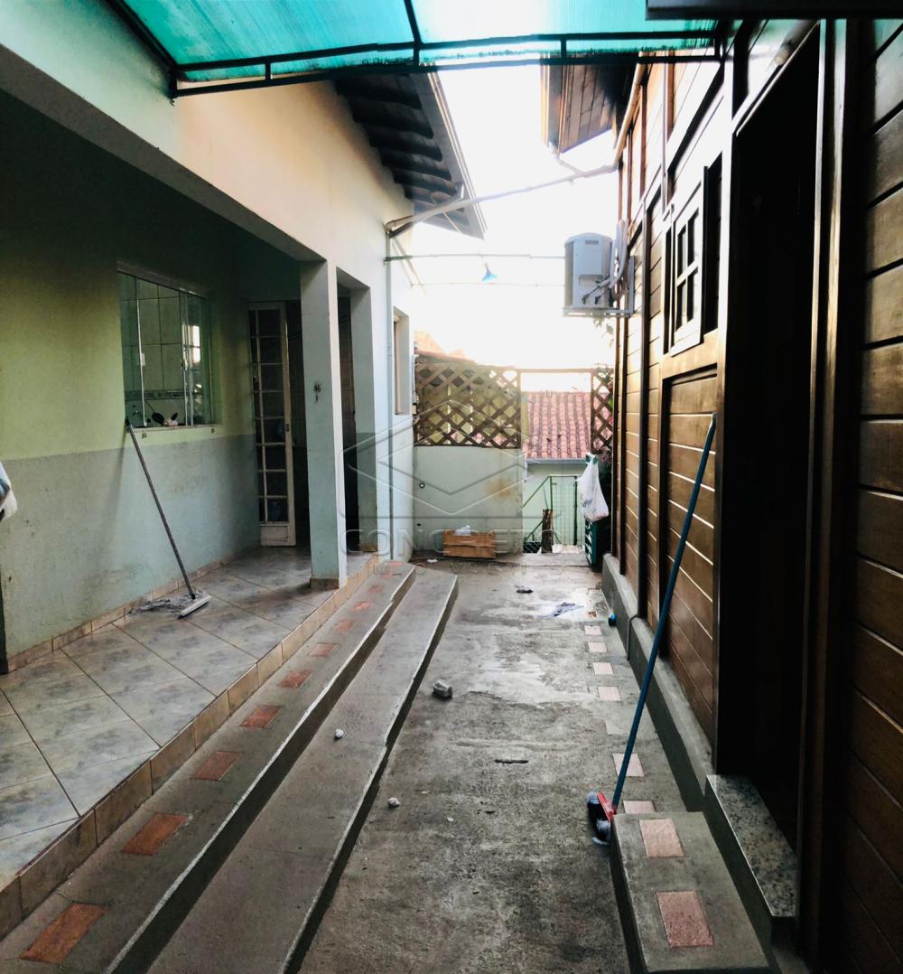 Comprar Casa / Padr&atilde;o em Len&ccedil;&oacute;is Paulista R$ 500.000,00 - Foto 3