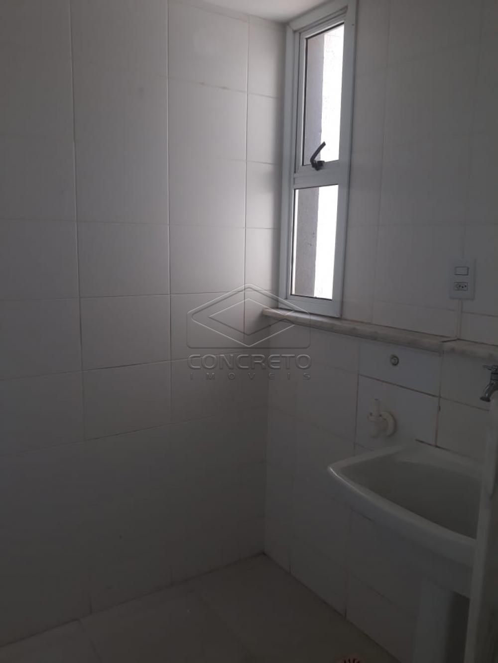 Alugar Apartamento / Padr&atilde;o em Len&ccedil;&oacute;is Paulista R$ 2.200,00 - Foto 1