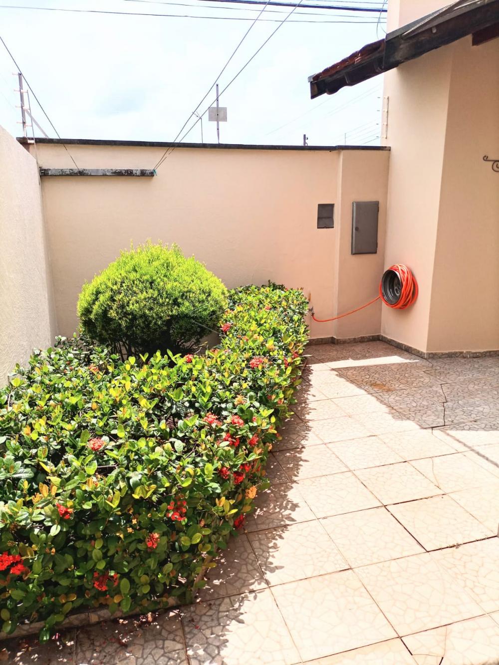 Alugar Casa / Padr&atilde;o em Len&ccedil;&oacute;is Paulista R$ 2.700,00 - Foto 14