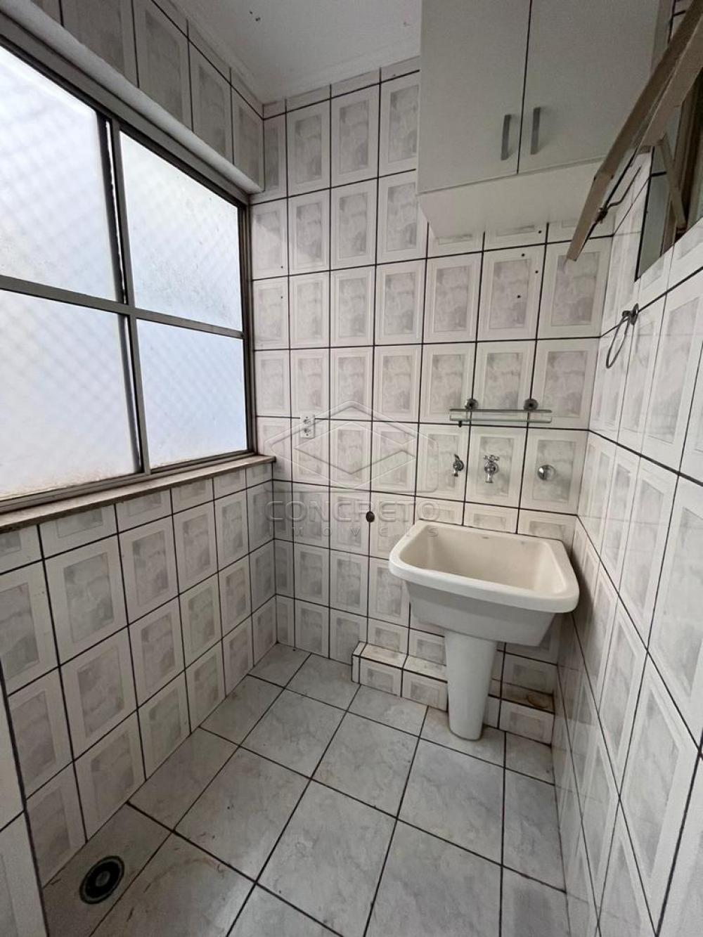 Alugar Apartamento / Padr&atilde;o em Len&ccedil;&oacute;is Paulista R$ 1.350,00 - Foto 4