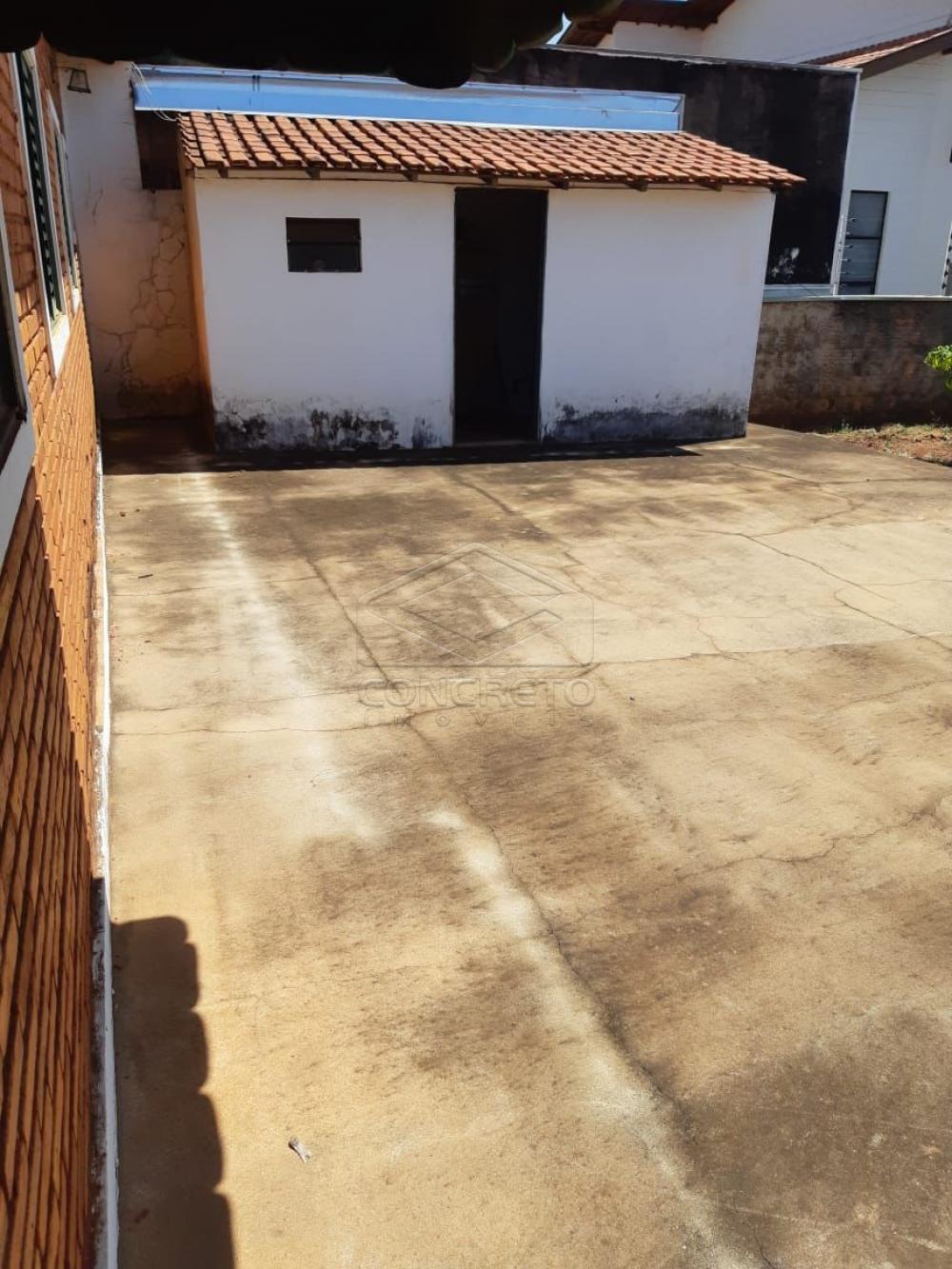 Alugar Casa / Padr&atilde;o em Len&ccedil;&oacute;is Paulista R$ 1.800,00 - Foto 9