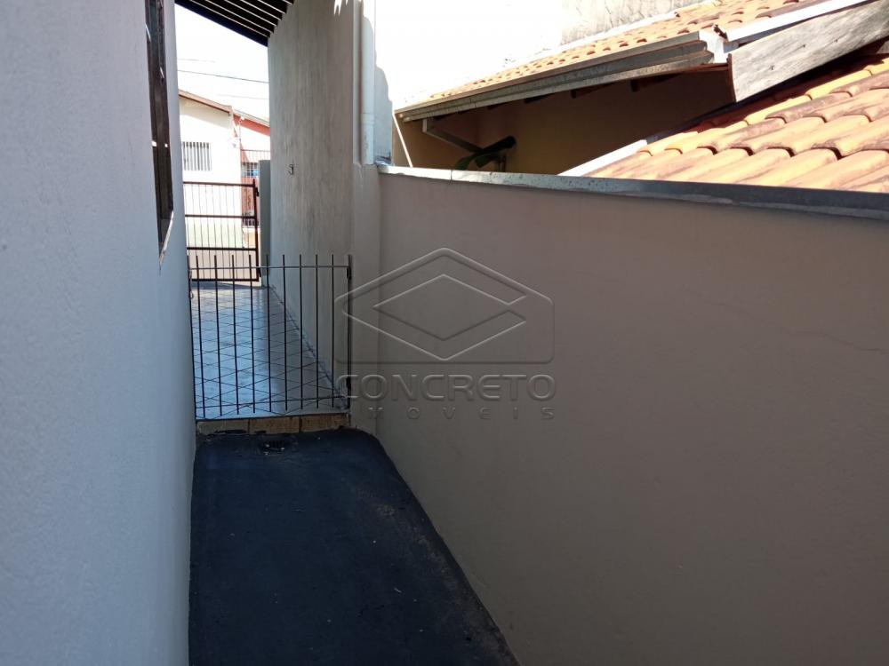 Alugar Casa / Padr&atilde;o em Len&ccedil;&oacute;is Paulista R$ 1.800,00 - Foto 3