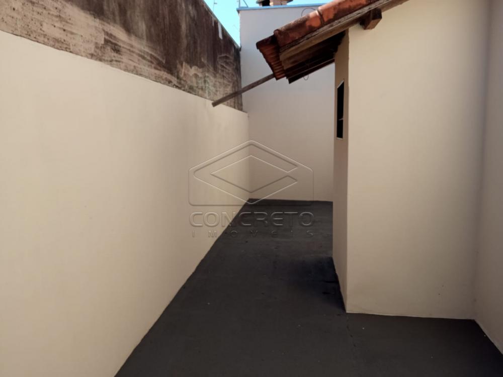 Alugar Casa / Padr&atilde;o em Len&ccedil;&oacute;is Paulista R$ 1.800,00 - Foto 4
