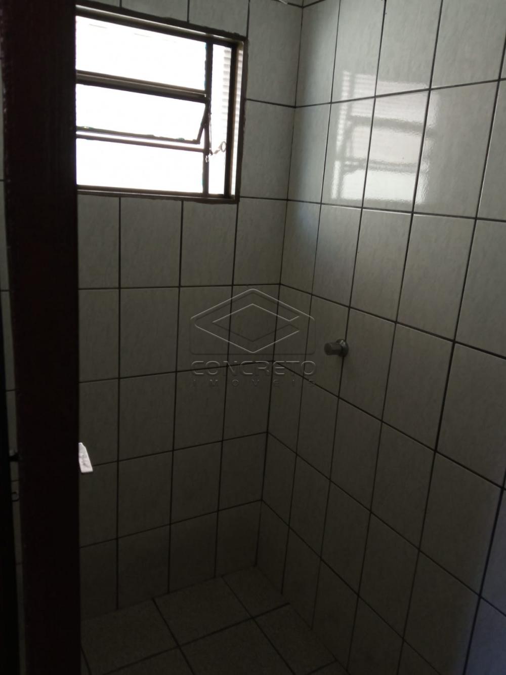 Alugar Casa / Padr&atilde;o em Len&ccedil;&oacute;is Paulista R$ 1.800,00 - Foto 9