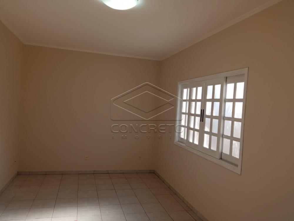 Alugar Casa / Padr&atilde;o em Len&ccedil;&oacute;is Paulista R$ 3.000,00 - Foto 4
