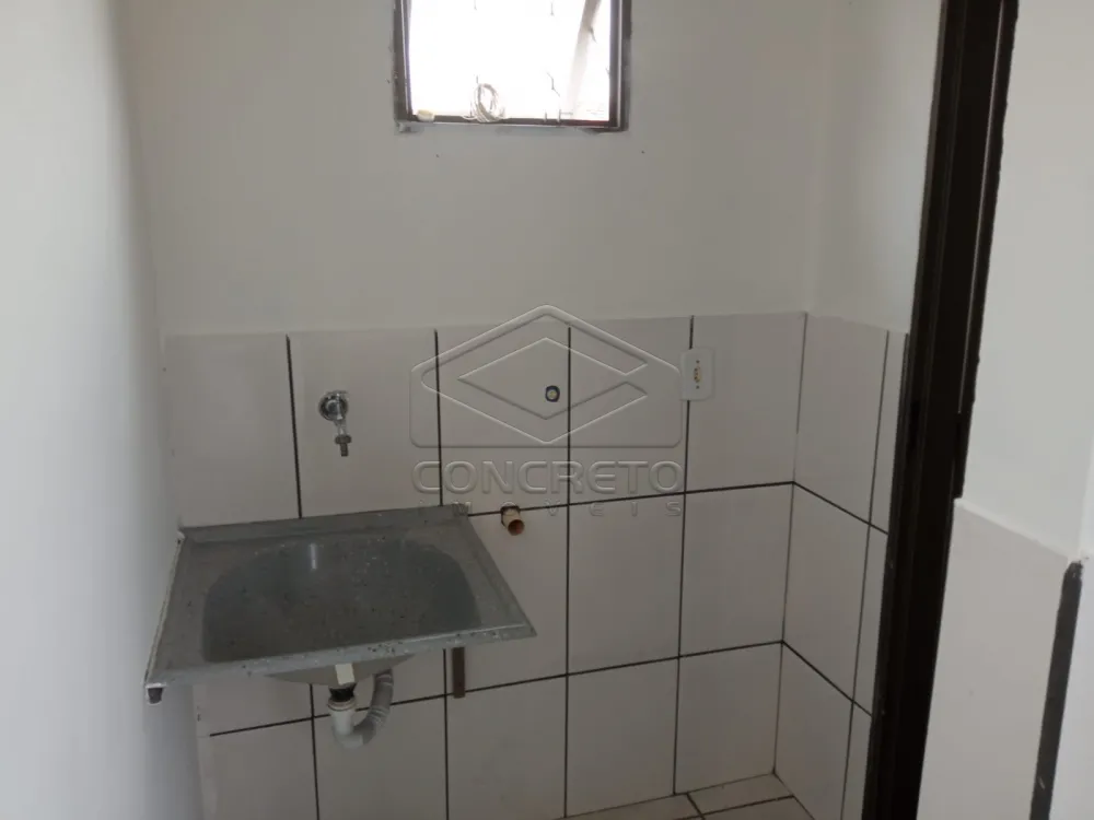 Alugar Apartamento / Kitnet em Len&ccedil;&oacute;is Paulista R$ 950,00 - Foto 6