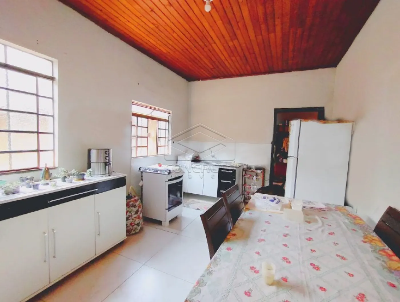 Comprar Casa / Padr&atilde;o em Len&ccedil;&oacute;is Paulista R$ 680.000,00 - Foto 4
