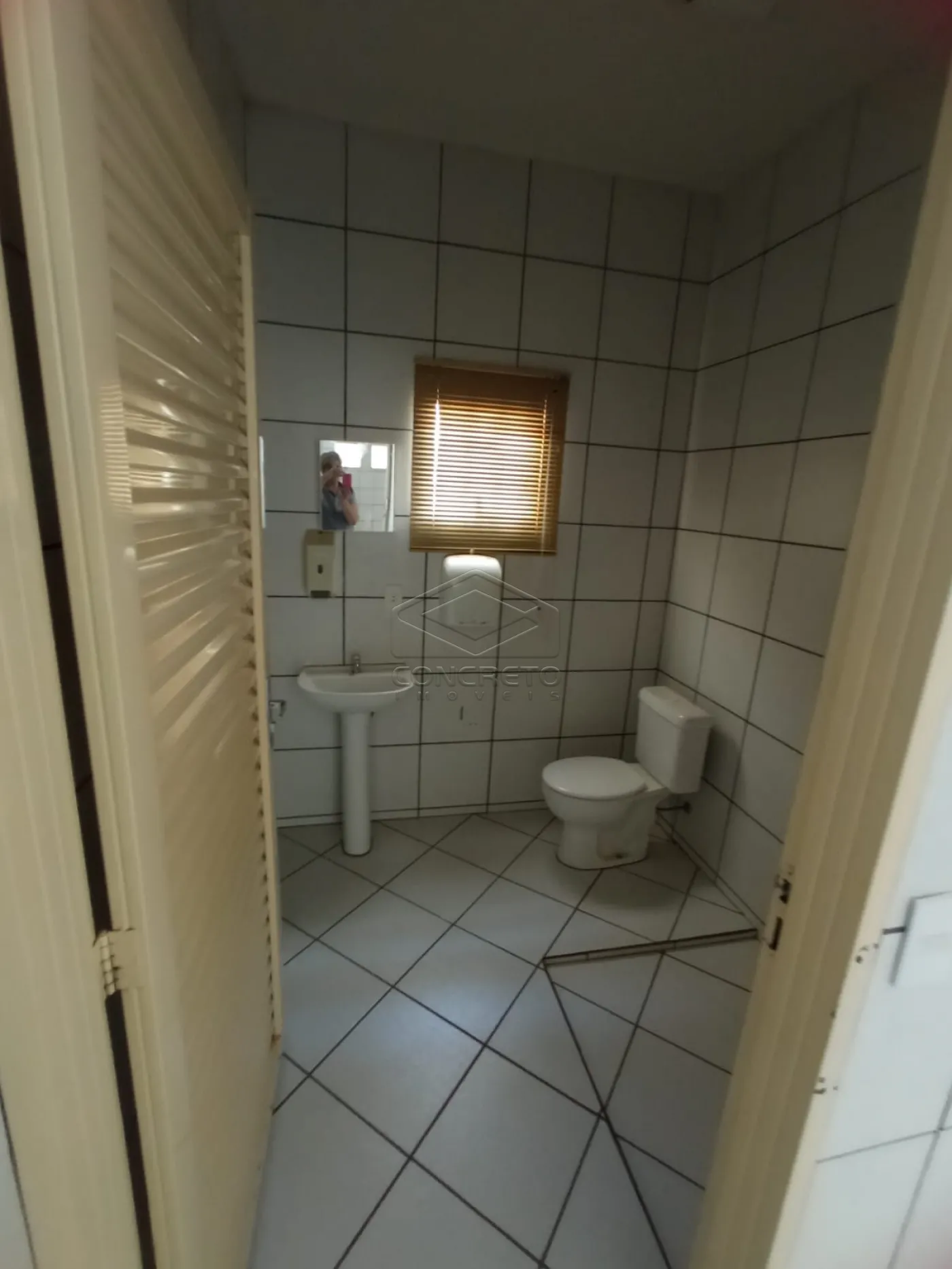 Alugar Comercial / Casa em Len&ccedil;&oacute;is Paulista R$ 3.000,00 - Foto 5