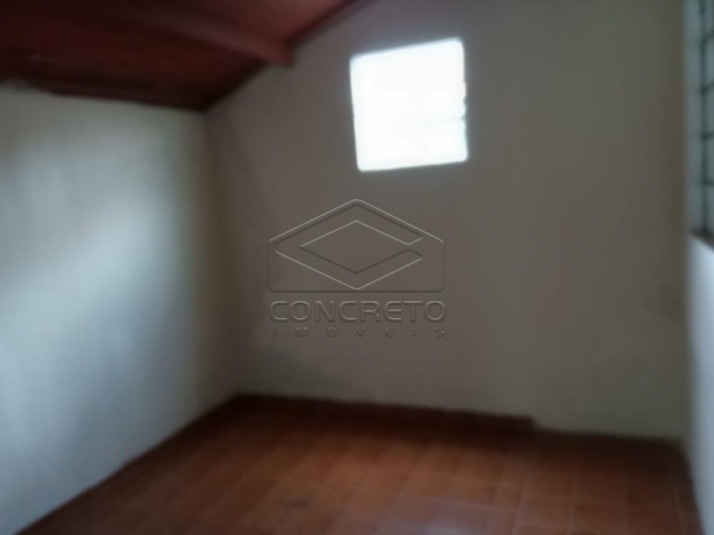 Alugar Casa / Padr&atilde;o em Len&ccedil;&oacute;is Paulista R$ 800,00 - Foto 4