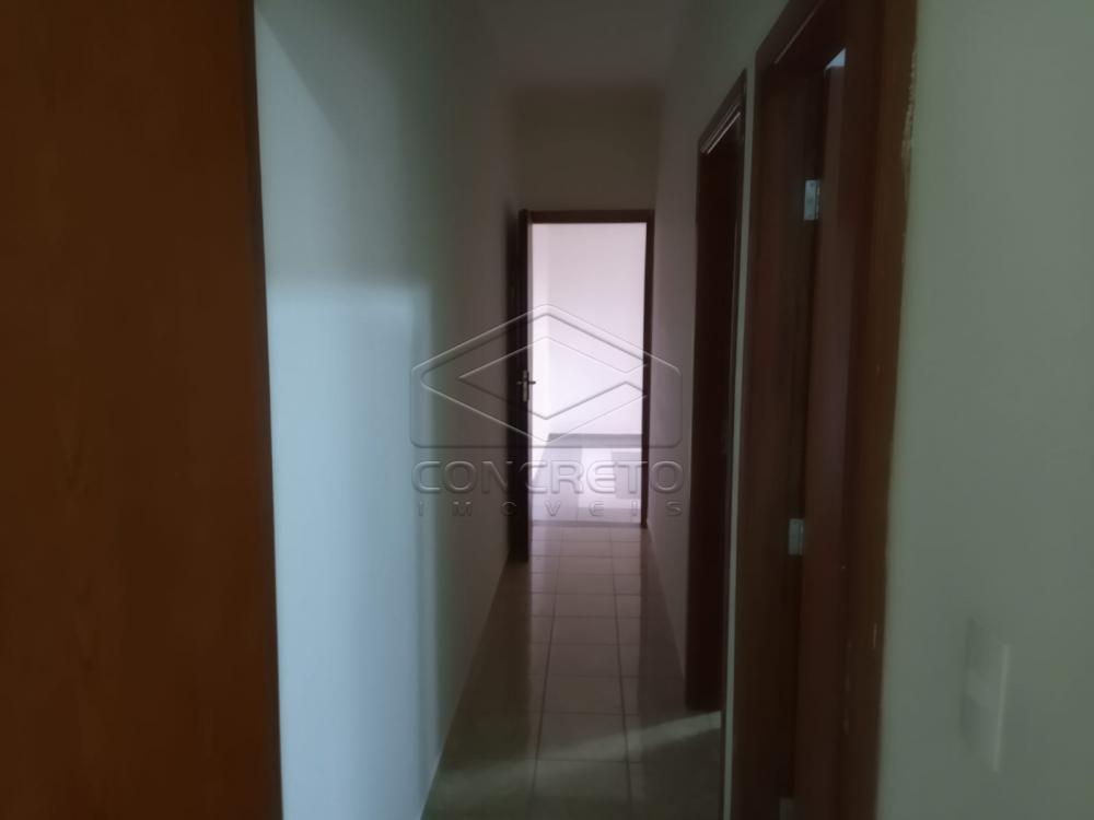 Alugar Casa / Padr&atilde;o em Len&ccedil;&oacute;is Paulista R$ 2.000,00 - Foto 6