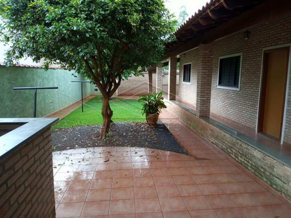 Alugar Casa / Padr&atilde;o em Len&ccedil;&oacute;is Paulista R$ 2.000,00 - Foto 1