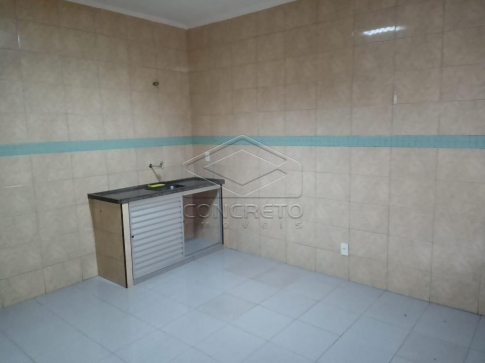 Alugar Casa / Padr&atilde;o em Len&ccedil;&oacute;is Paulista R$ 2.000,00 - Foto 4