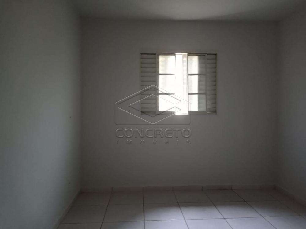 Alugar Casa / Padr&atilde;o em Len&ccedil;&oacute;is Paulista R$ 1.550,00 - Foto 6