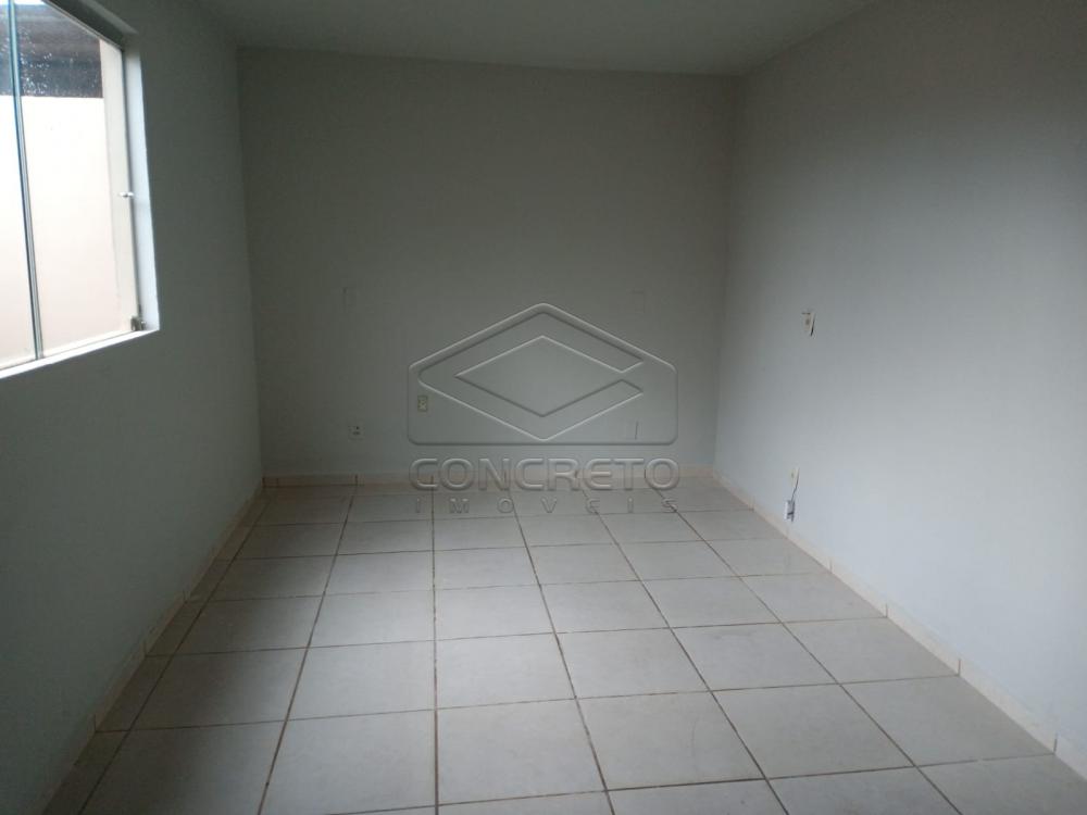 Alugar Casa / Padr&atilde;o em Len&ccedil;&oacute;is Paulista R$ 1.550,00 - Foto 1