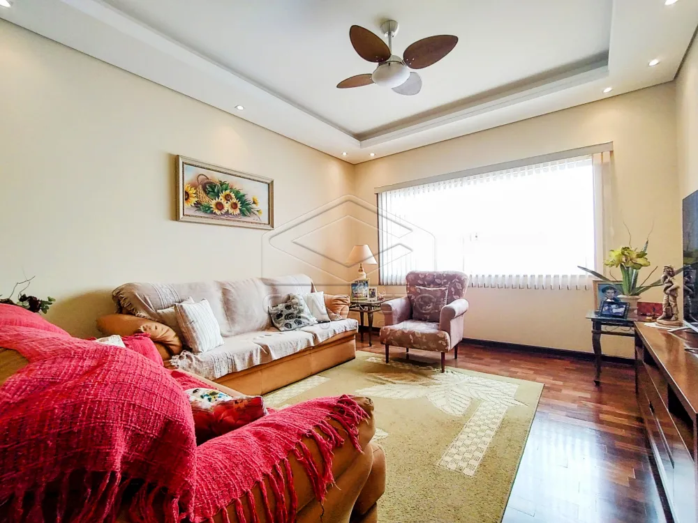 Comprar Casa / Padr&atilde;o em Len&ccedil;&oacute;is Paulista R$ 800.000,00 - Foto 1