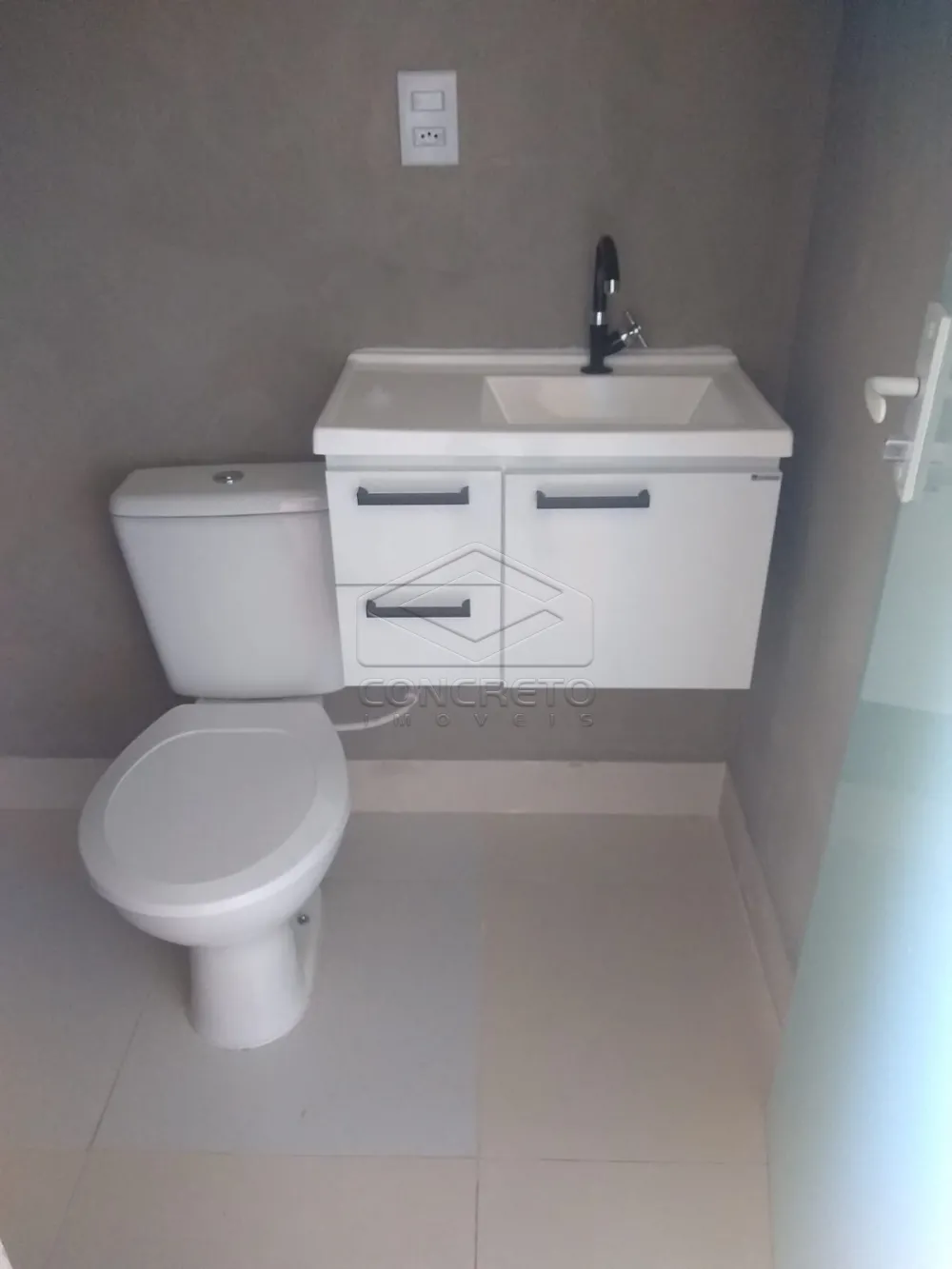 Alugar Apartamento / Kitnet em Len&ccedil;&oacute;is Paulista R$ 1.400,00 - Foto 4