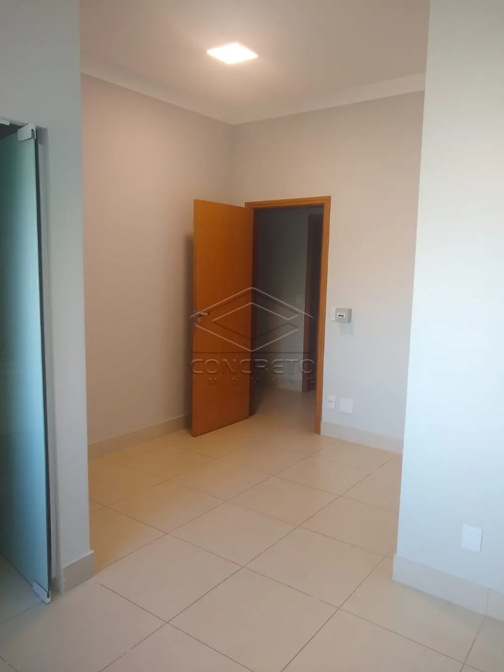 Alugar Apartamento / Kitnet em Len&ccedil;&oacute;is Paulista R$ 1.400,00 - Foto 3