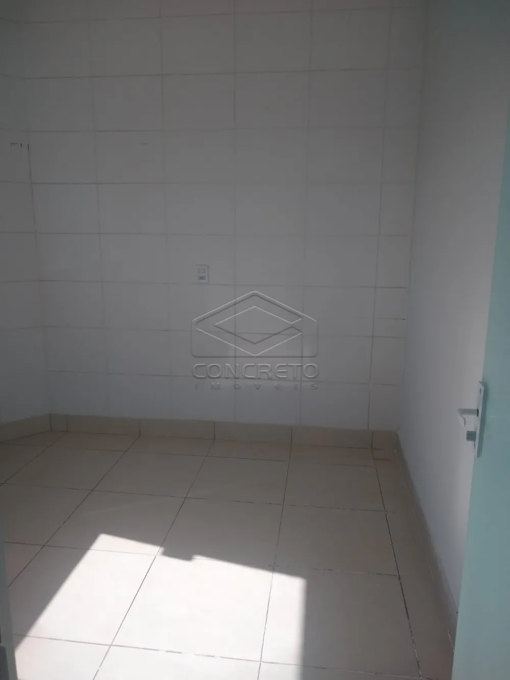 Alugar Apartamento / Kitnet em Len&ccedil;&oacute;is Paulista R$ 1.200,00 - Foto 3
