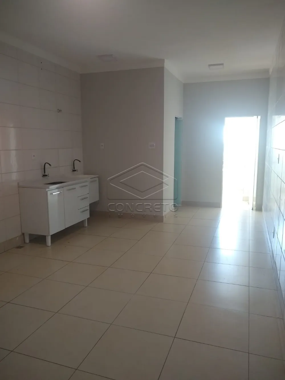 Alugar Apartamento / Kitnet em Len&ccedil;&oacute;is Paulista R$ 1.100,00 - Foto 1