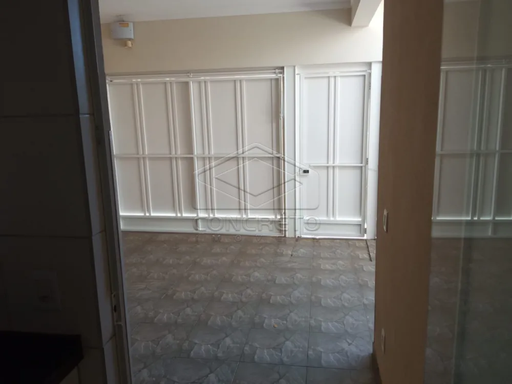 Alugar Casa / Padr&atilde;o em Len&ccedil;&oacute;is Paulista R$ 1.500,00 - Foto 8