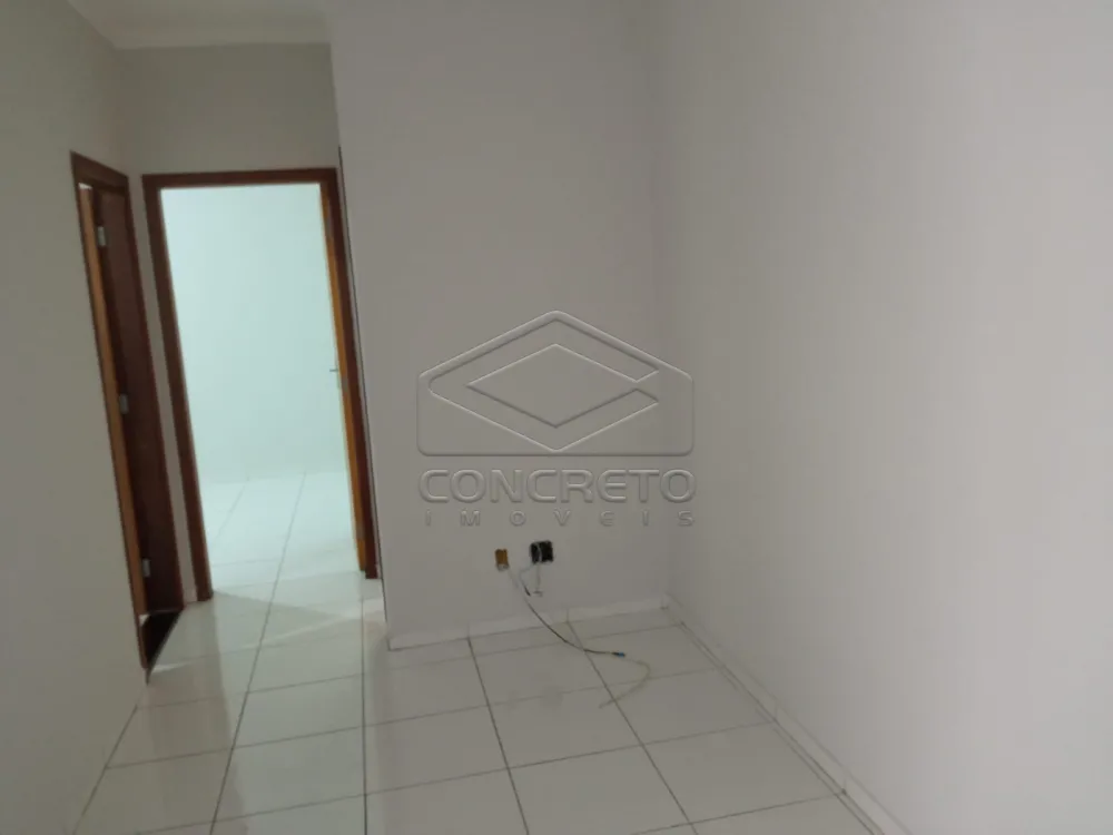 Alugar Casa / Padr&atilde;o em Len&ccedil;&oacute;is Paulista R$ 1.500,00 - Foto 3