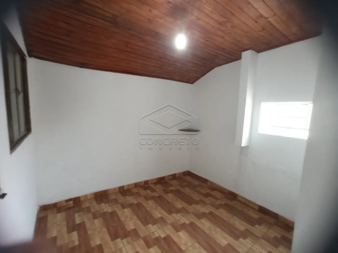 Alugar Casa / Padr&atilde;o em Len&ccedil;&oacute;is Paulista R$ 1.500,00 - Foto 4