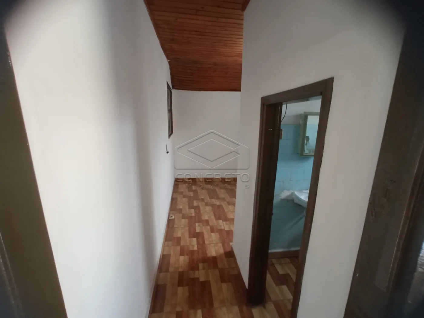 Alugar Casa / Padr&atilde;o em Len&ccedil;&oacute;is Paulista R$ 1.500,00 - Foto 2