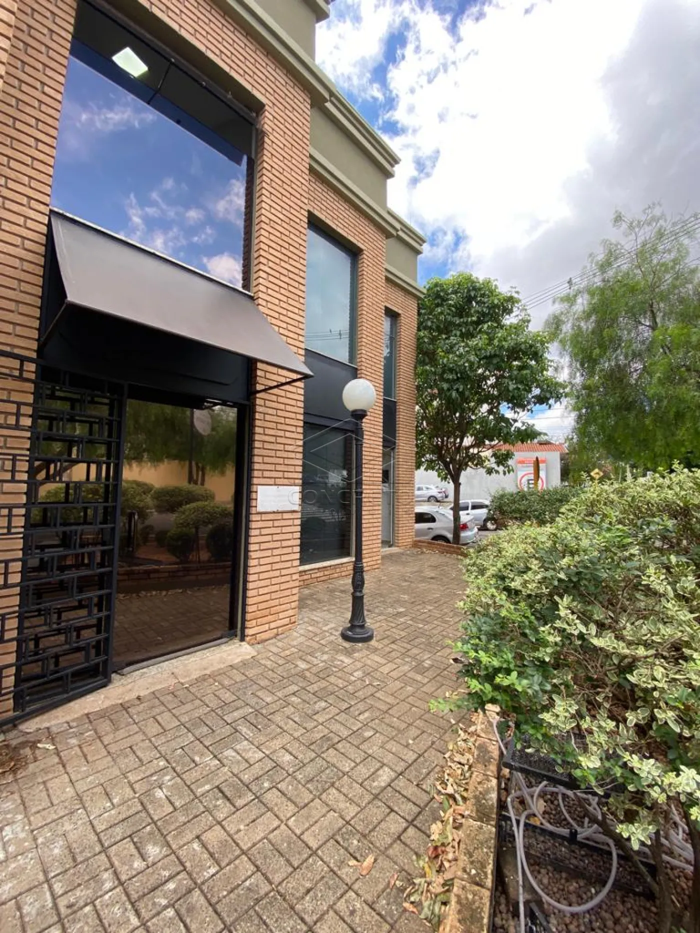 Alugar Comercial / Loja em Bauru R$ 3.000,00 - Foto 1