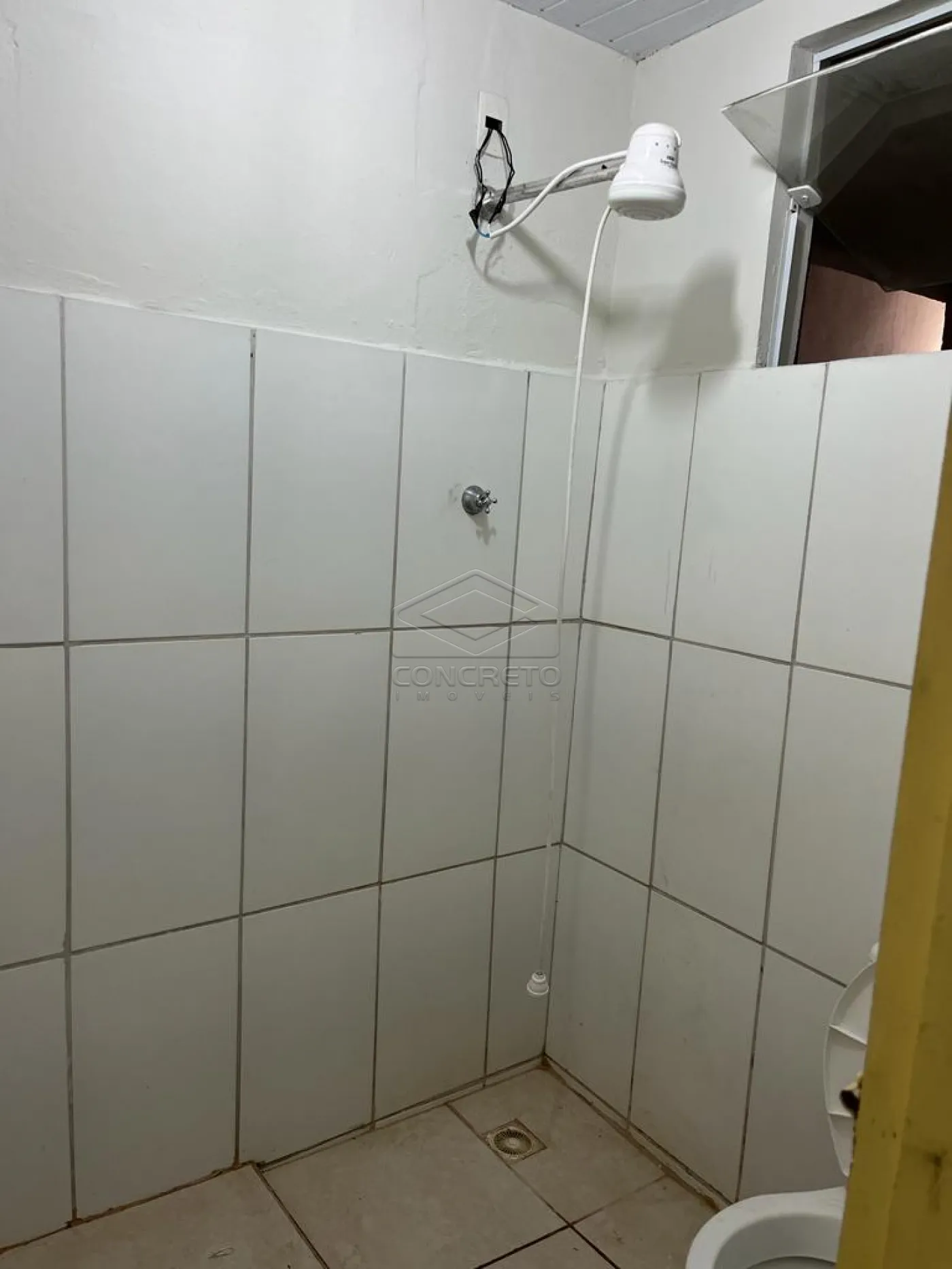 Alugar Casa / Padr&atilde;o em Len&ccedil;&oacute;is Paulista R$ 980,00 - Foto 12