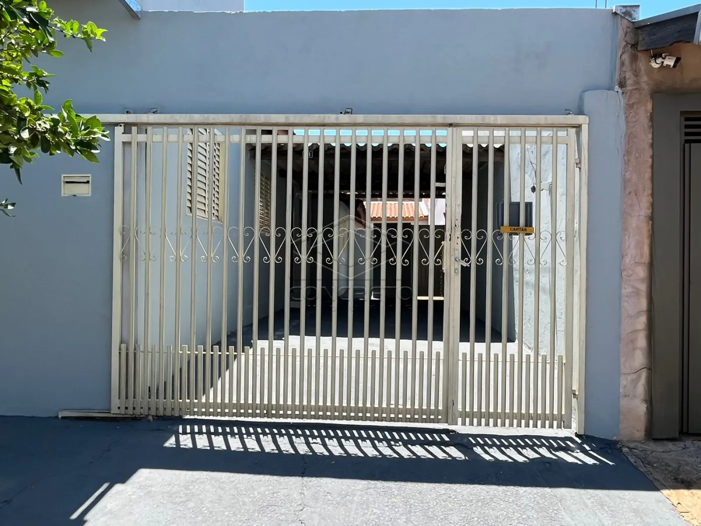 Alugar Casa / Padr&atilde;o em Len&ccedil;&oacute;is Paulista R$ 980,00 - Foto 1