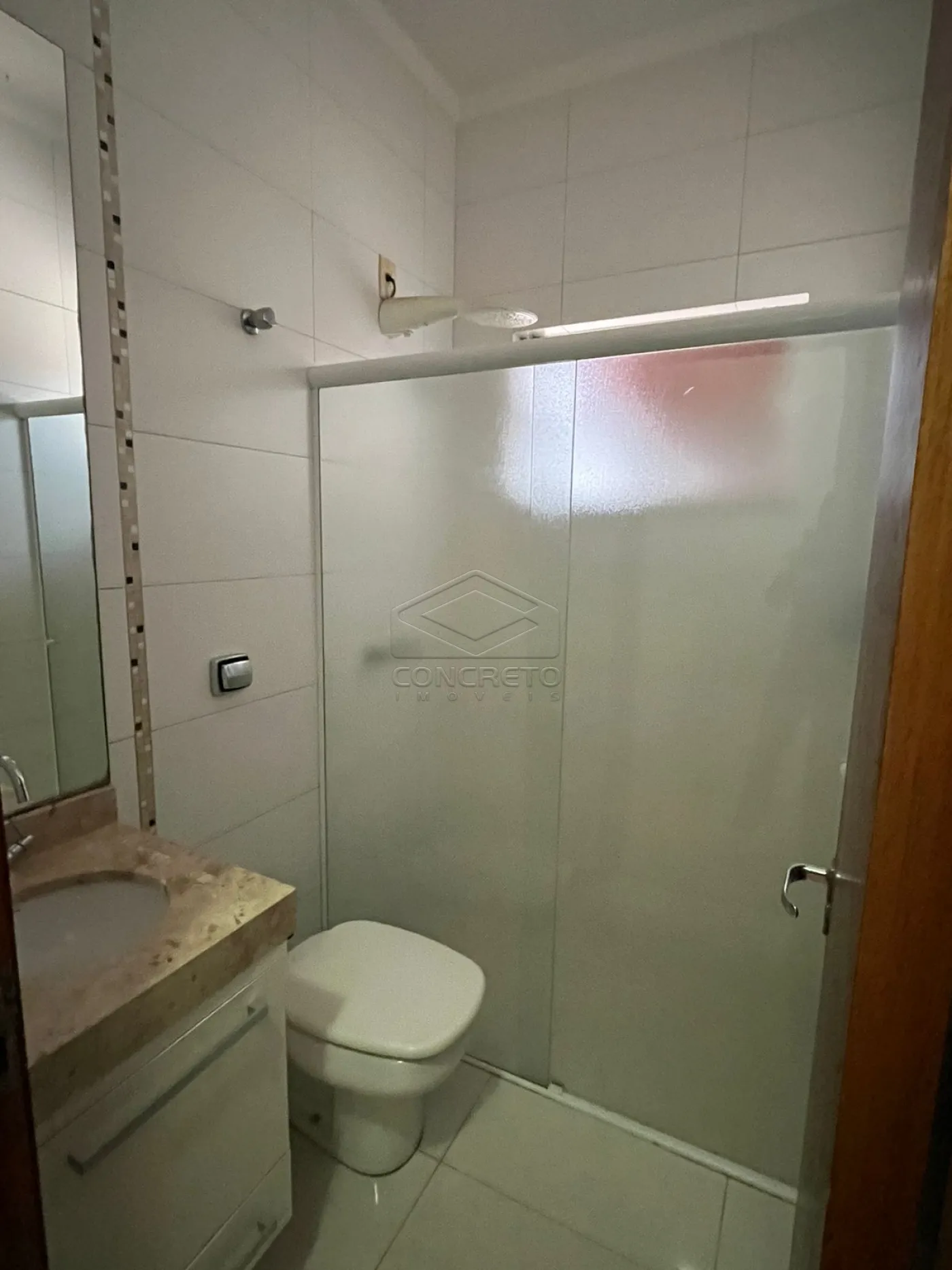 Alugar Casa / Padr&atilde;o em Len&ccedil;&oacute;is Paulista R$ 2.500,00 - Foto 18