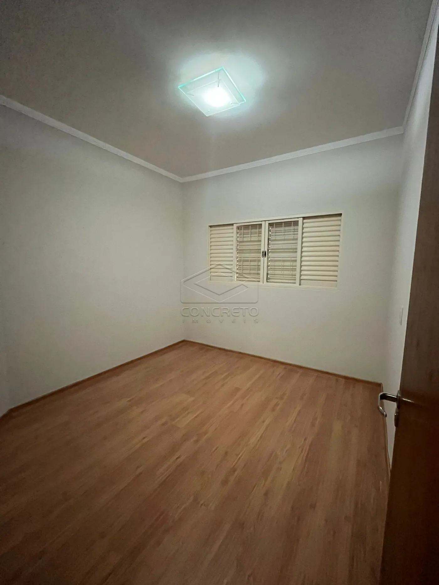 Alugar Casa / Padr&atilde;o em Len&ccedil;&oacute;is Paulista R$ 2.500,00 - Foto 17