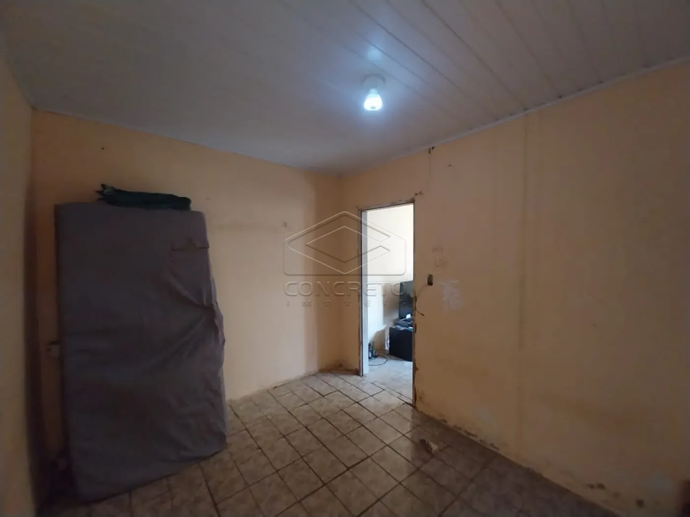 Comprar Casa / Padr&atilde;o em Len&ccedil;&oacute;is Paulista R$ 180.000,00 - Foto 8