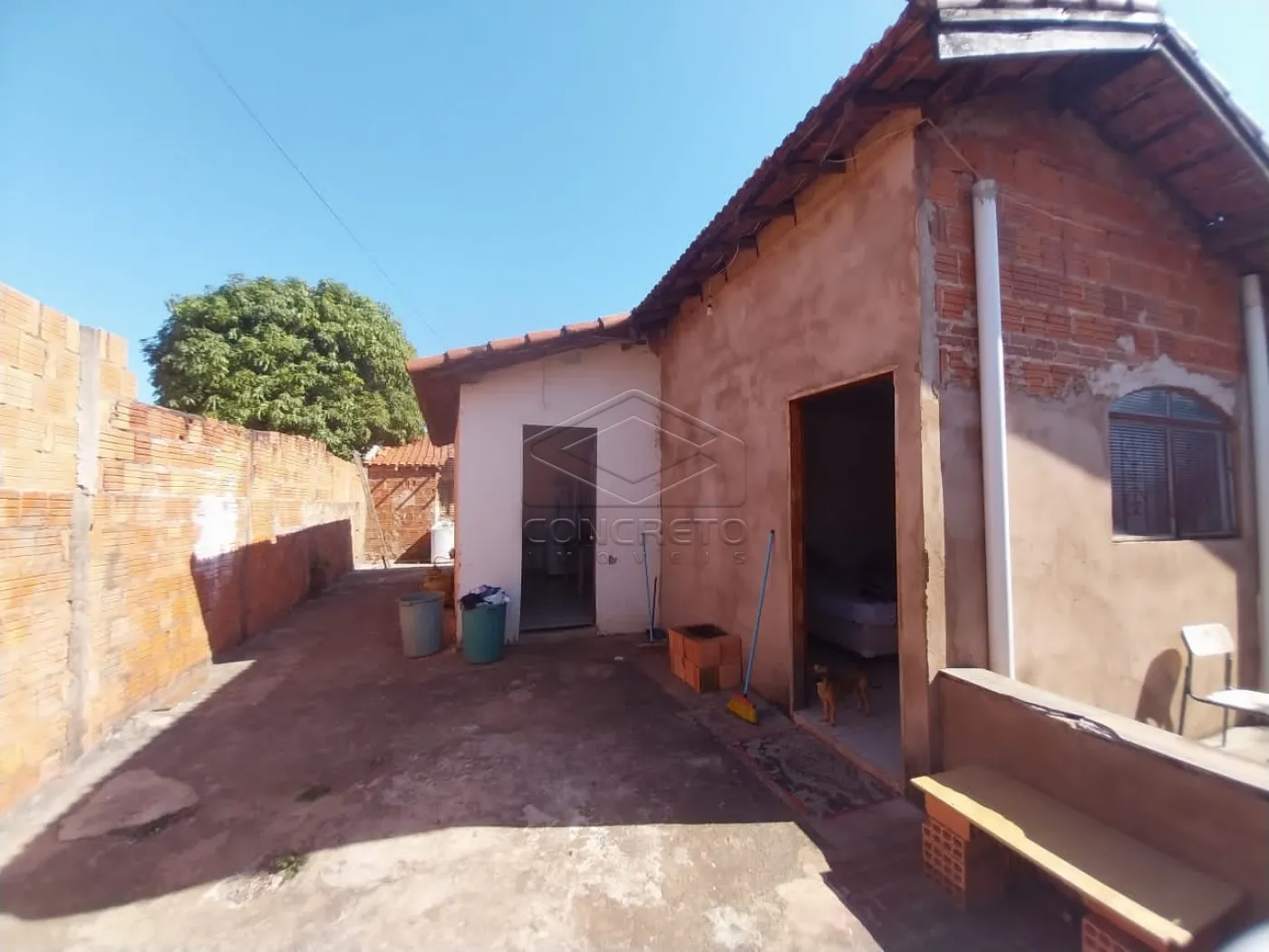 Comprar Casa / Padr&atilde;o em Len&ccedil;&oacute;is Paulista R$ 180.000,00 - Foto 1