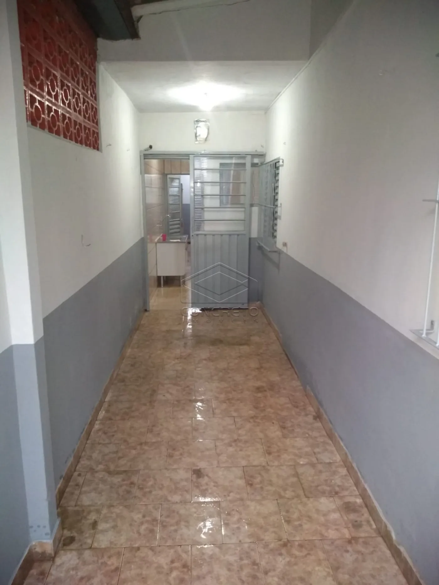 Alugar Casa / Padr&atilde;o em Len&ccedil;&oacute;is Paulista R$ 1.200,00 - Foto 2