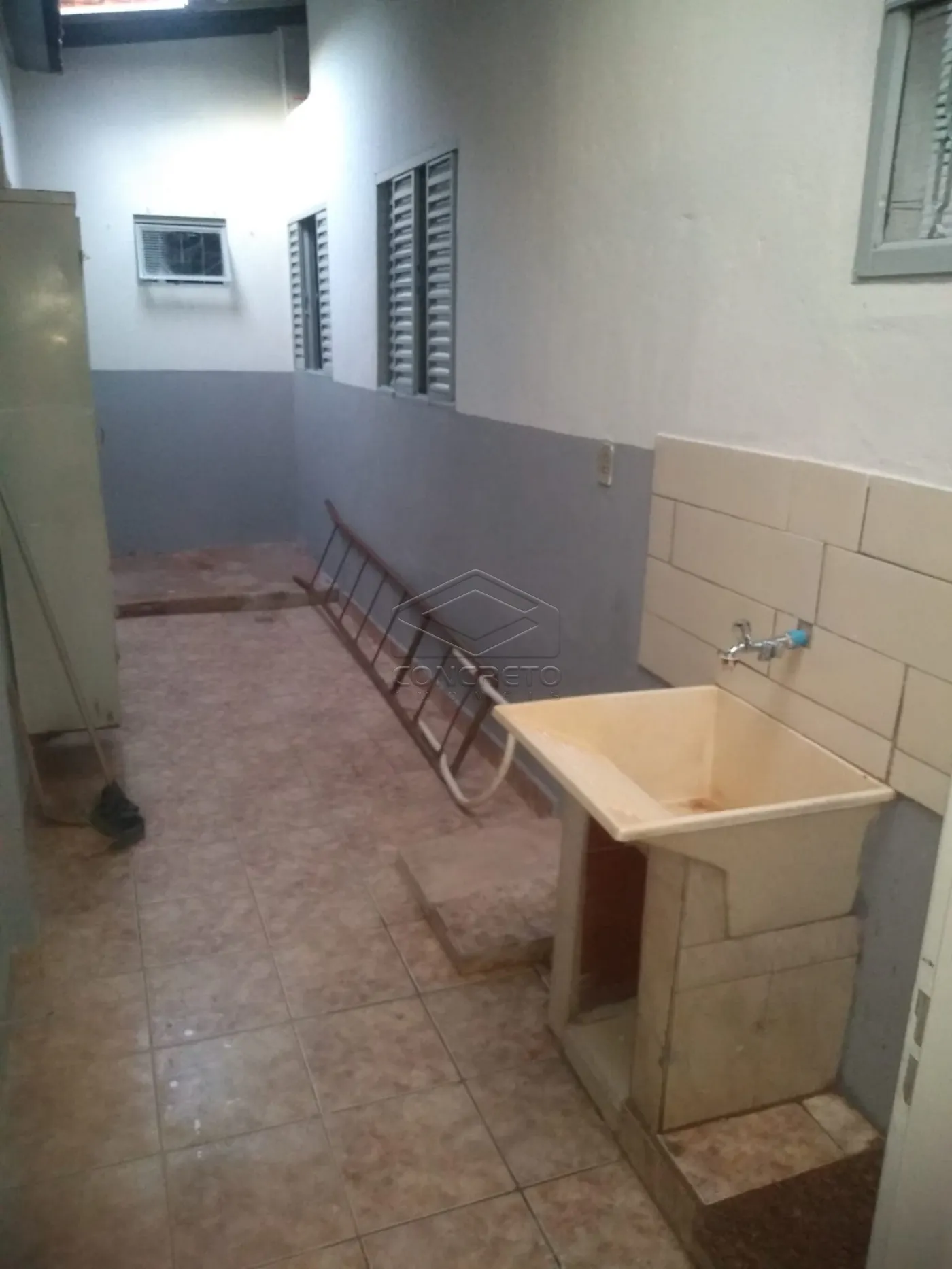 Alugar Casa / Padr&atilde;o em Len&ccedil;&oacute;is Paulista R$ 1.200,00 - Foto 5