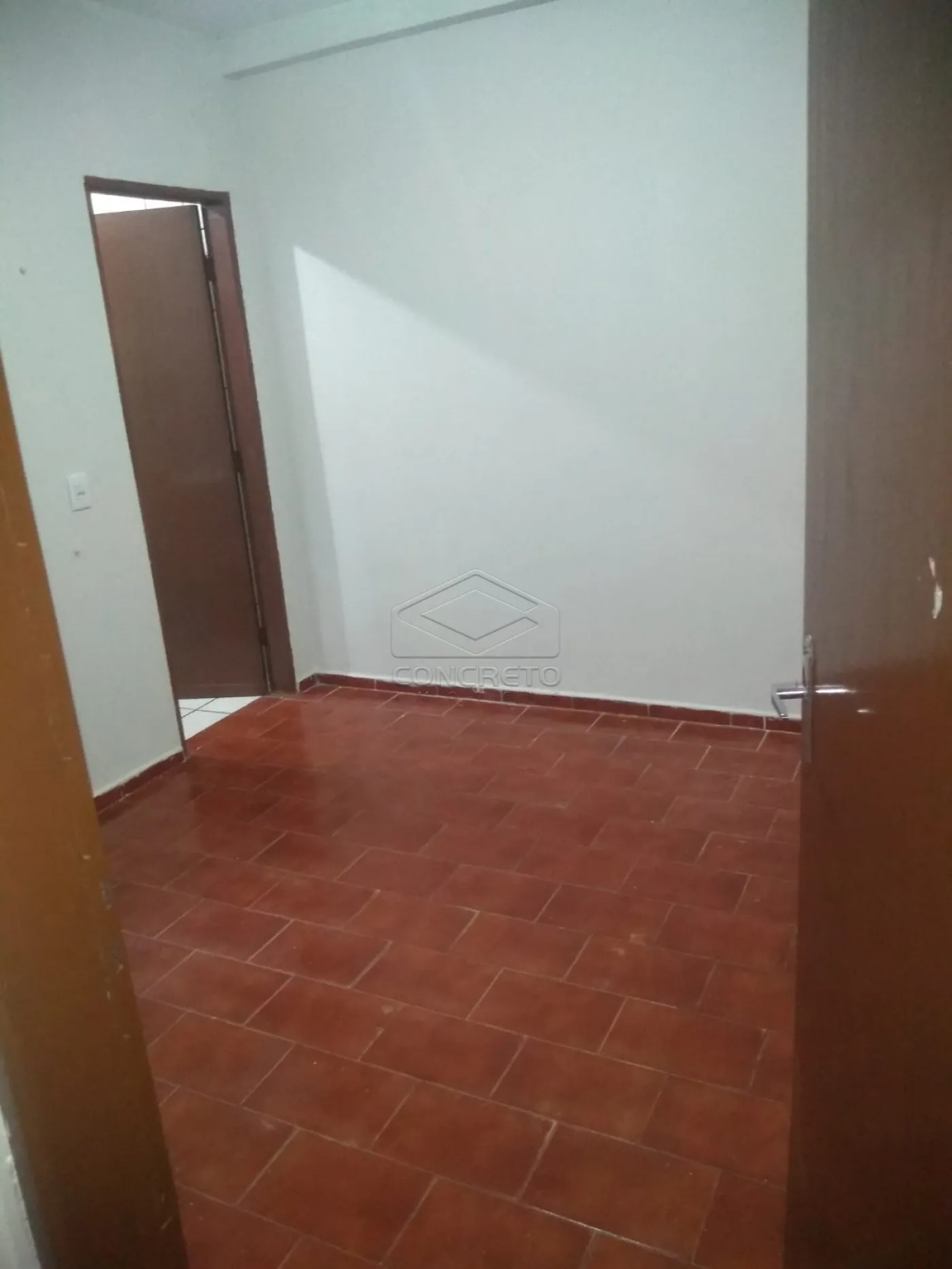 Alugar Casa / Padr&atilde;o em Len&ccedil;&oacute;is Paulista R$ 1.200,00 - Foto 10