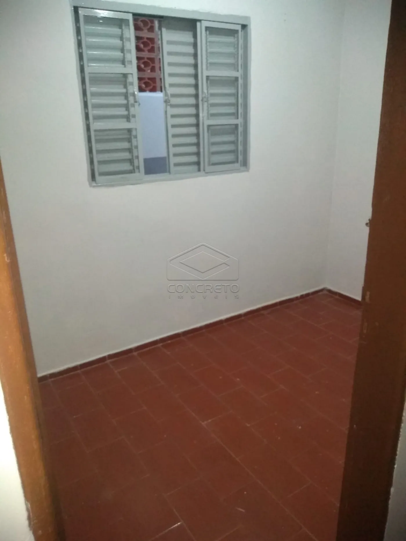 Alugar Casa / Padr&atilde;o em Len&ccedil;&oacute;is Paulista R$ 1.200,00 - Foto 9