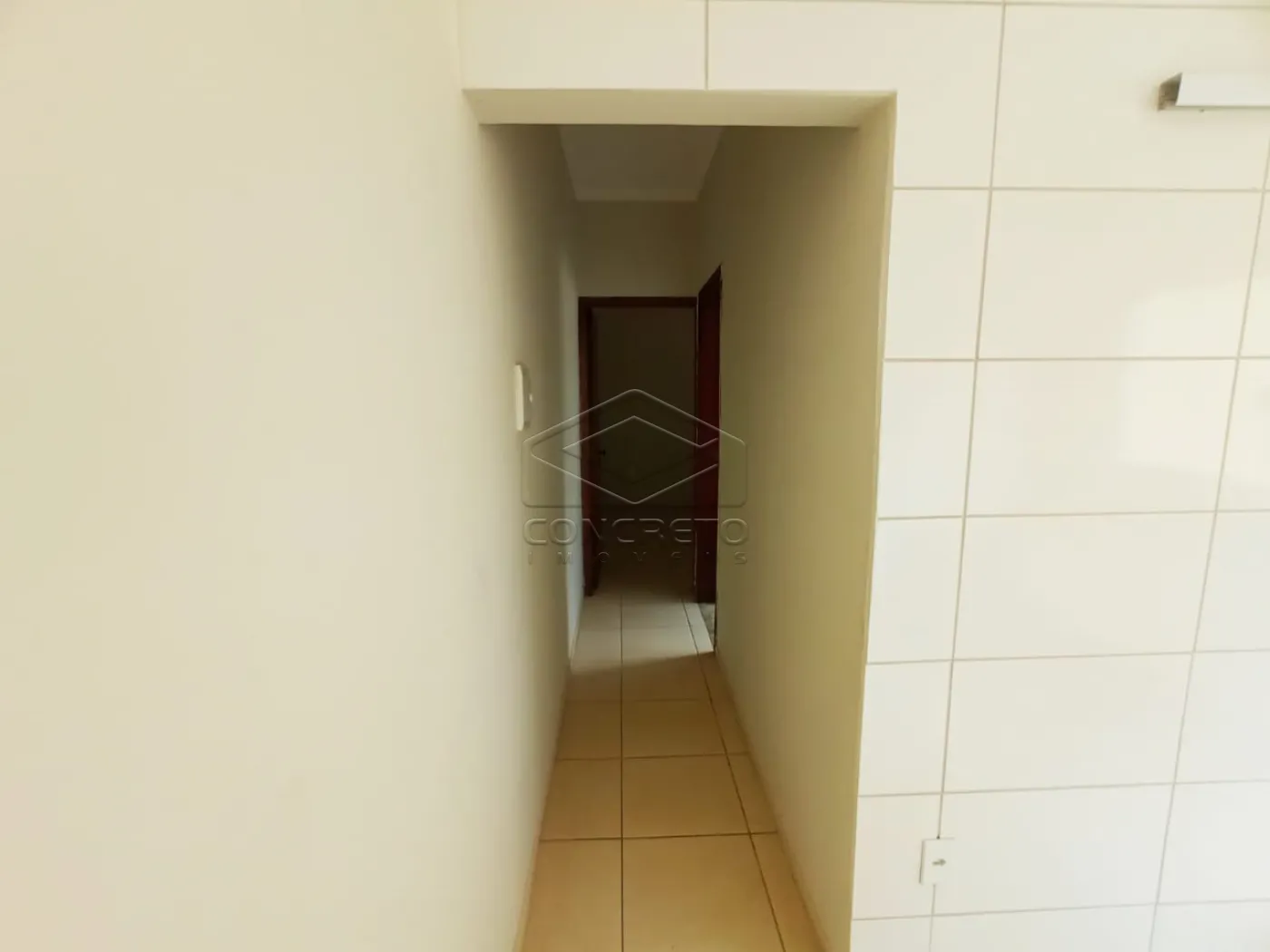 Alugar Casa / Padr&atilde;o em Len&ccedil;&oacute;is Paulista R$ 1.200,00 - Foto 4